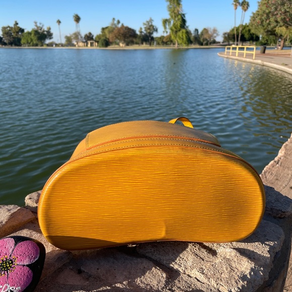 😍Super cute 😍 LOUIS VUITTON BACKPACK EPI - Picture 6 of 17
